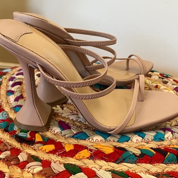 Elegant Nude Strappy Heels - Picture 4 of 7